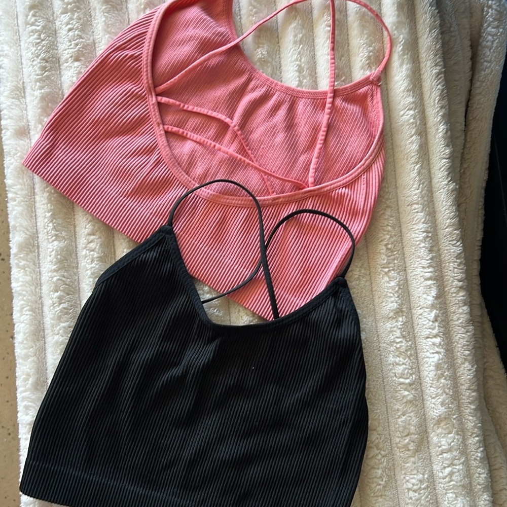 Set of 2 Colsie seamless camis, small